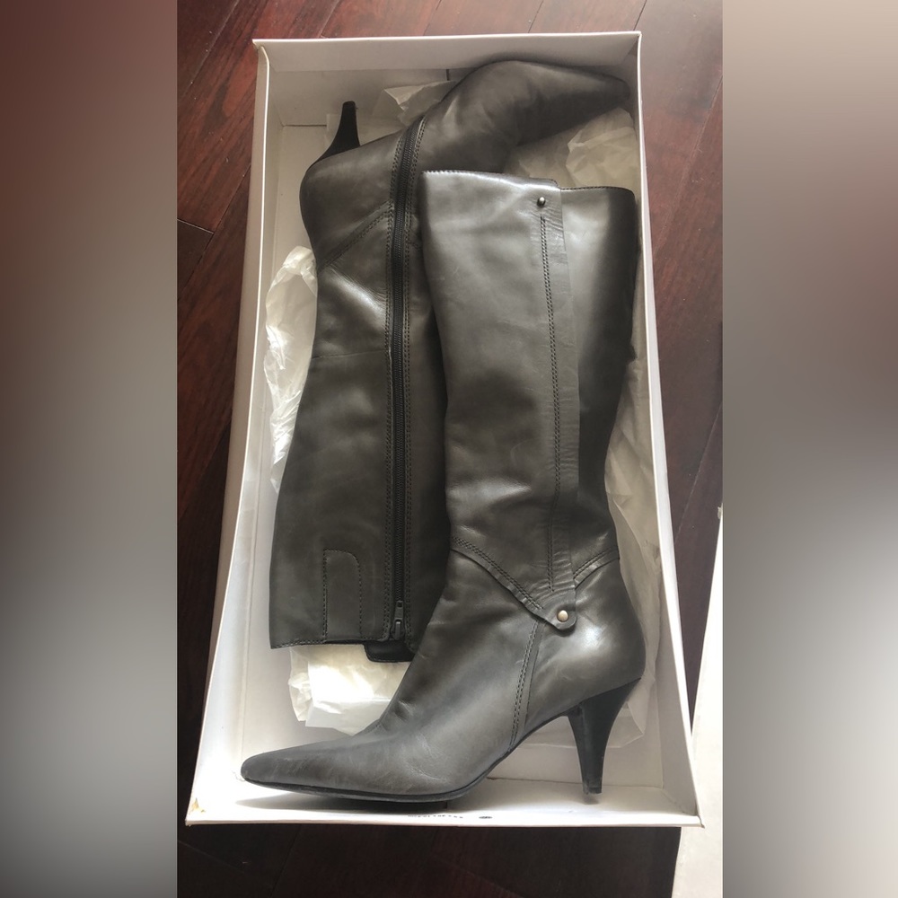 Nine West Size 9 Ladies Boots